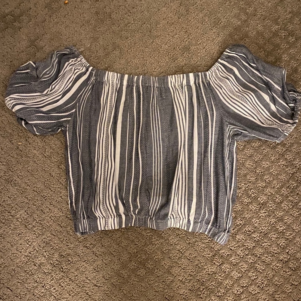 cropped striped shirt